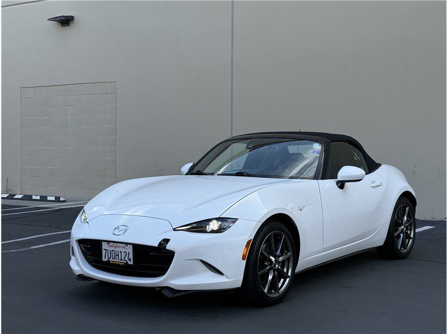 Used 2017 MAZDA MX-5 Miata Grand Touring RWD image 20