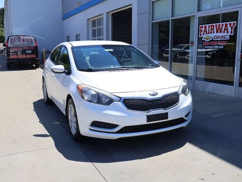 Used 2014 Kia Forte LX w/ Popular Package FWD image 2