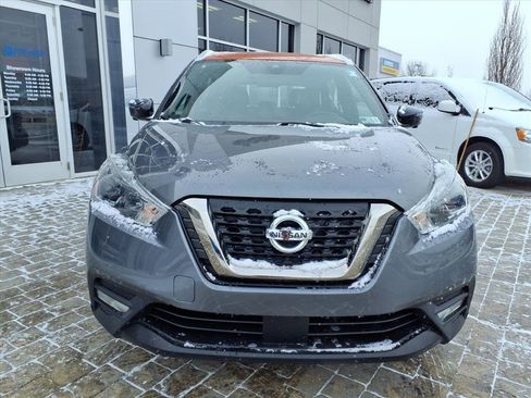 Used 2020 Nissan Kicks SR w/ SR Premium Package image 3
