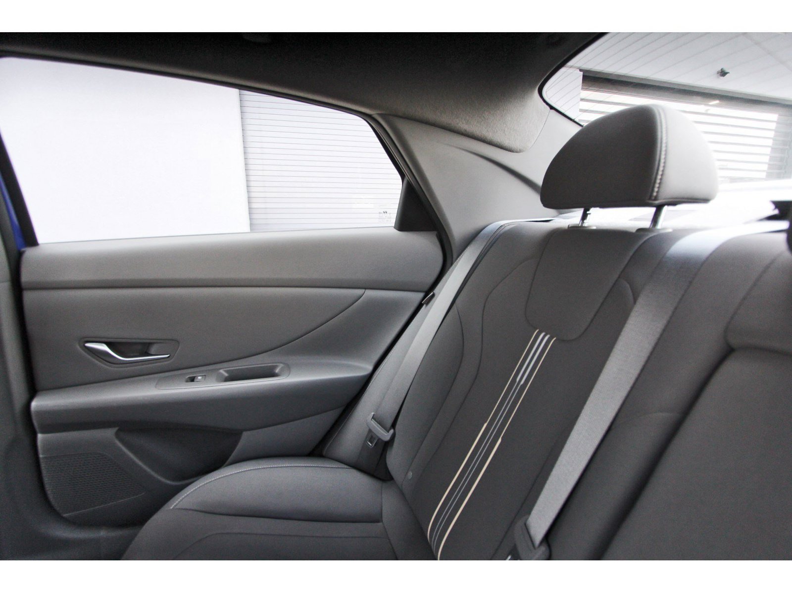 Certified 2025 Hyundai Elantra SEL FWD image 13