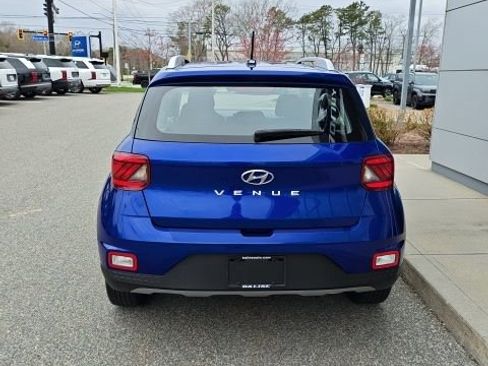 Used 2023 Hyundai Venue SEL image 7