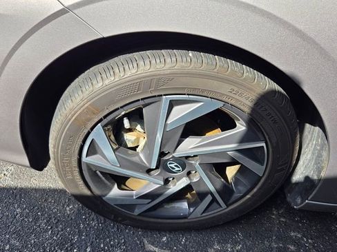 Used 2025 Hyundai Elantra Sport image 7