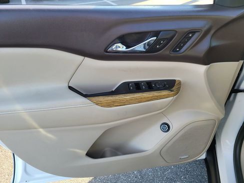 Used 2018 GMC Acadia Denali w/ Technology Package image 15