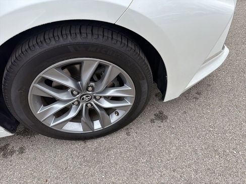 Used 2019 Toyota Avalon XLE image 10