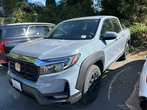 Used 2022 Honda Ridgeline RTL-E image 2