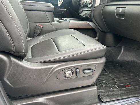 Used 2022 GMC Sierra 2500 SLT w/ SLT Convenience Package AWD/4WD image 18