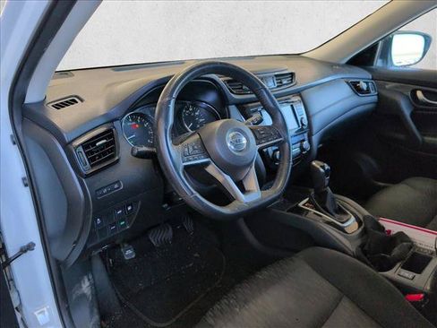 Used 2018 Nissan Rogue SV FWD image 10