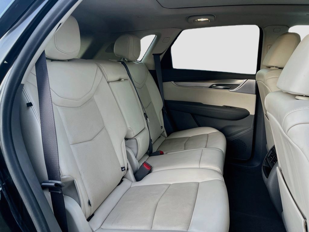 Used 2021 Cadillac XT5 Premium Luxury AWD/4WD image 29