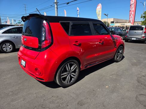 Used 2019 Kia Soul + FWD image 4