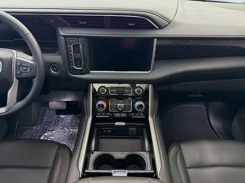 Used 2024 GMC Yukon Denali image 14