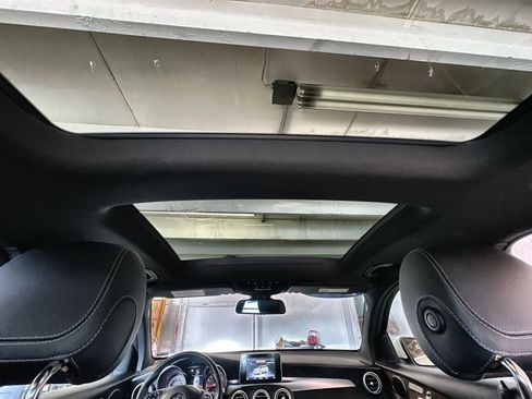 Used 2018 Mercedes-Benz GLC 300 4MATIC image 24
