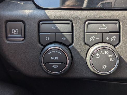Used 2023 Chevrolet Silverado 1500 LT w/ All Star Edition Plus AWD/4WD image 17