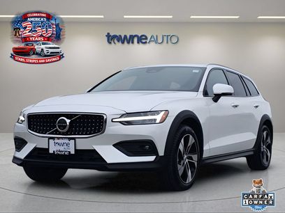 Used 2025 Volvo V60 B5 Cross Country Plus