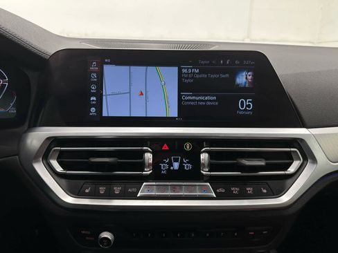 Used 2023 BMW 440i xDrive Convertible w/ Premium Package image 34