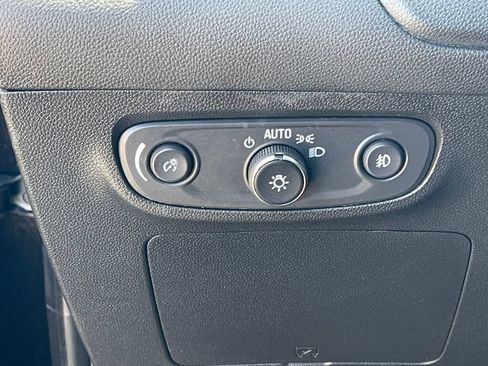 Used 2022 Buick Encore GX Select w/ Sport Touring Package FWD image 20