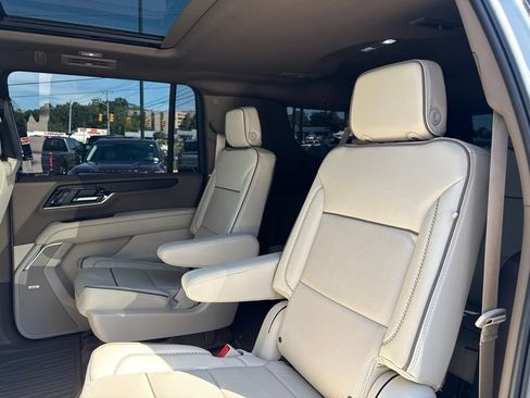 Used 2026 GMC Yukon XL Denali w/ Denali Reserve Package AWD/4WD image 28