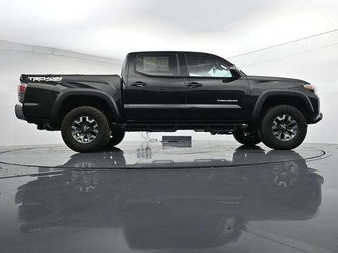 Used 2023 Toyota Tacoma TRD Off-Road AWD/4WD image 38
