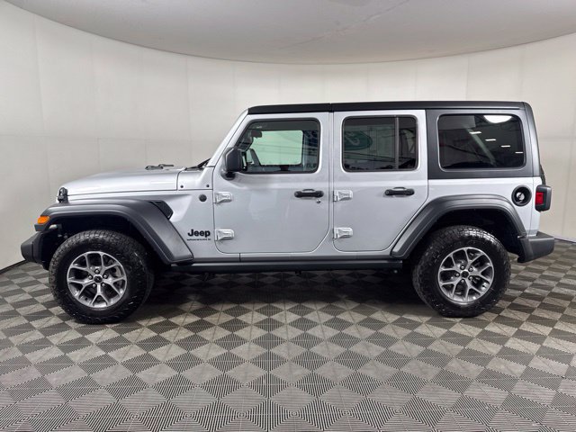Used 2024 Jeep Wrangler Unlimited Sport AWD/4WD image 7