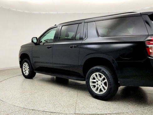 Used 2023 Chevrolet Suburban RST w/ Luxury Package AWD/4WD image 7