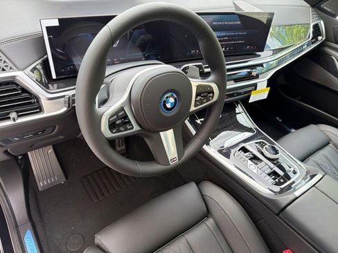 New 2026 BMW X5 xDrive50e w/ Executive Package AWD/4WD image 4