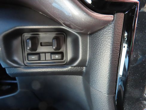 New 2025 Ford Ranger XLT w/ FX4 Off-Road Package image 12