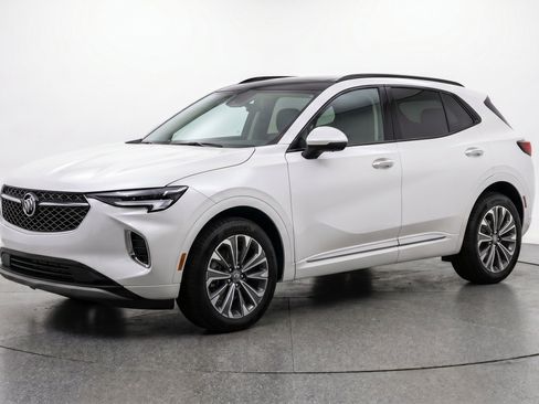 Used 2024 Buick Envision Preferred image 3