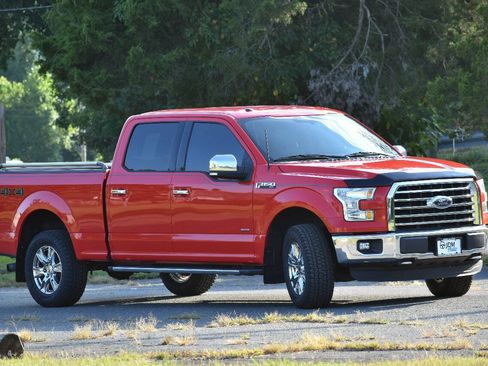 Used 2016 Ford F150 XLT w/ Equipment Group 302A Luxury AWD/4WD image 4