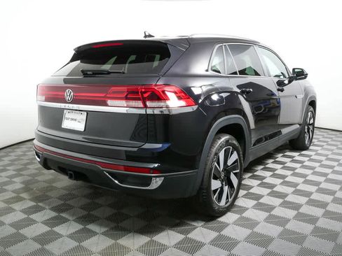 Certified 2025 Volkswagen Atlas Cross Sport SE FWD image 27