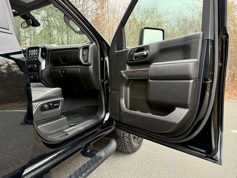 Used 2022 Chevrolet Silverado 2500 LTZ w/ LTZ Plus Package image 30