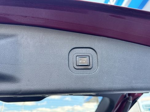 Used 2016 Chevrolet Equinox LTZ w/ Enhanced Convenience Package image 14