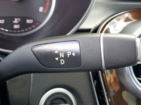 Used 2017 Mercedes-Benz GLC 300 4MATIC image 25