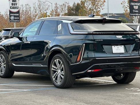 New 2026 Cadillac Lyriq Luxury image 5