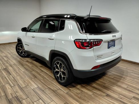 Used 2025 Jeep Compass Limited AWD/4WD image 18