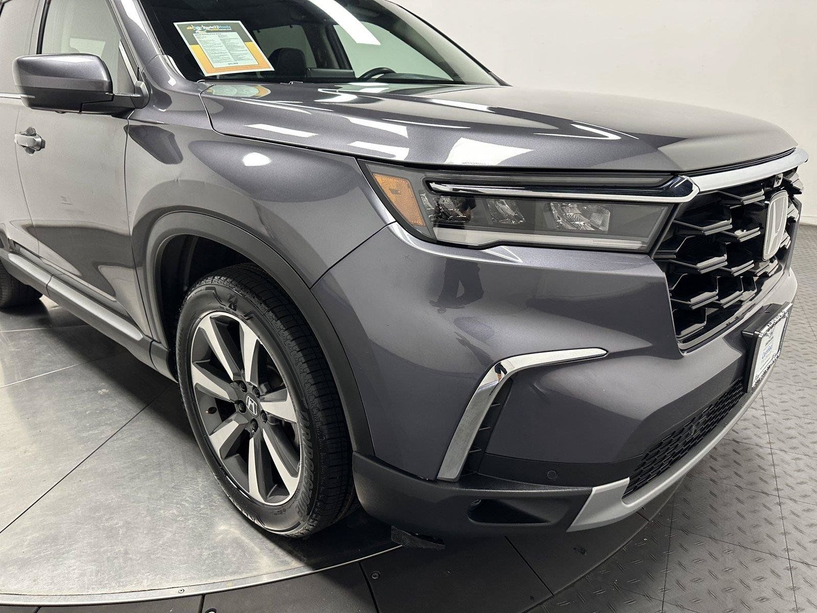 Certified 2024 Honda Pilot Elite image 3