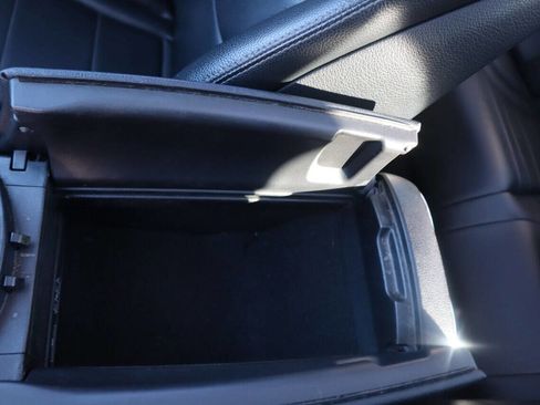 Used 2017 Mercedes-Benz C 300 Luxury image 31