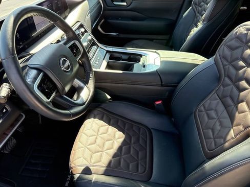 Used 2025 Nissan Armada Platinum image 20
