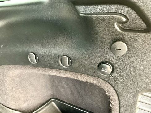 Used 2018 Jeep Grand Cherokee Limited image 25