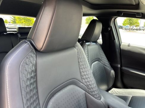 Used 2021 Lexus UX 200 w/ Accessory Package (Z2) FWD image 36