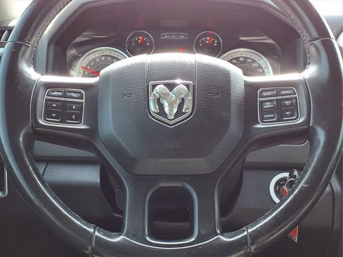 Used 2019 RAM 1500 Classic SLT w/ Luxury Group image 21