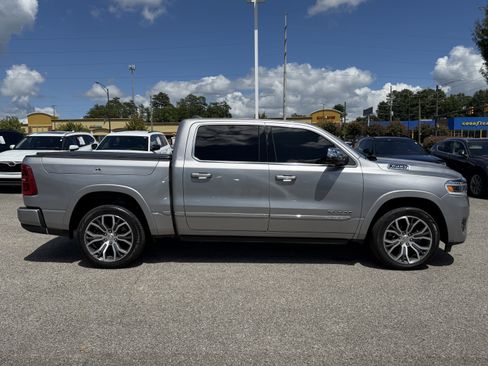 Used 2025 RAM 1500 Tungsten AWD/4WD image 11