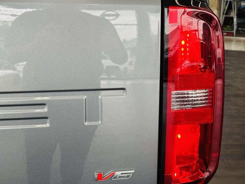 Used 2022 Chevrolet Colorado Z71 AWD/4WD image 7
