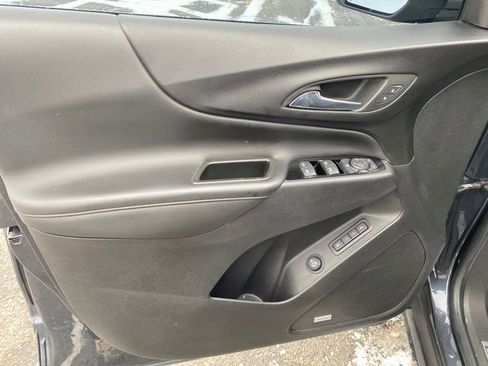 Used 2022 Chevrolet Equinox Premier image 17