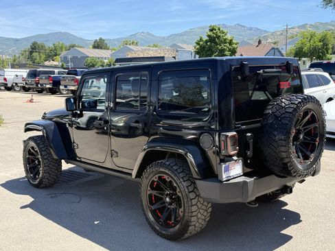 Used 2015 Jeep Wrangler Unlimited Sahara AWD/4WD image 6