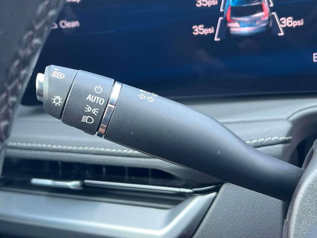 Used 2024 Cadillac XT4 Premium Luxury AWD/4WD image 25