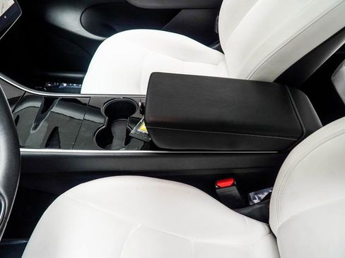 Used 2021 Tesla Model Y Long Range image 21