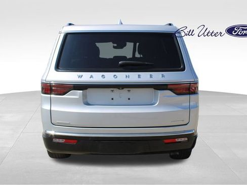 Used 2022 Jeep Wagoneer Series III w/ Convenience Group I AWD/4WD image 6