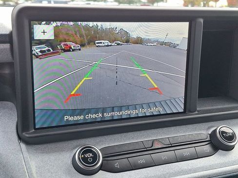 Used 2023 Ford Maverick XLT image 4