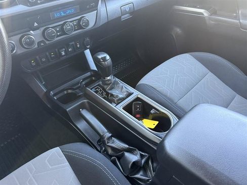 Used 2021 Toyota Tacoma TRD Off-Road w/ Technology Package AWD/4WD image 26