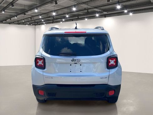 Used 2017 Jeep Renegade Latitude w/ Popular Equipment Group AWD/4WD image 6