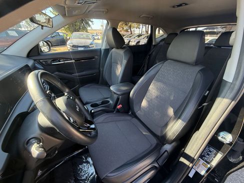 Used 2025 Kia Seltos S image 33